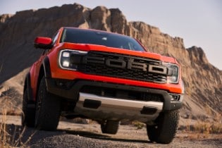 Next-Gen Ford Ranger Raptor Rewrites the Rulebook for Ult...